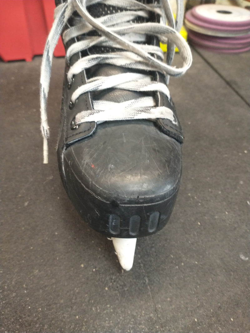 Load image into Gallery viewer, Used Bauer Flex lite 44 Size 2 Hockey Skates
