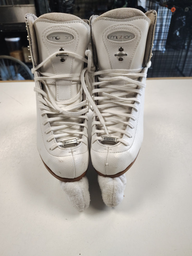 Load image into Gallery viewer, Slightly Used Riedell Motion Figure Skates Size 4
