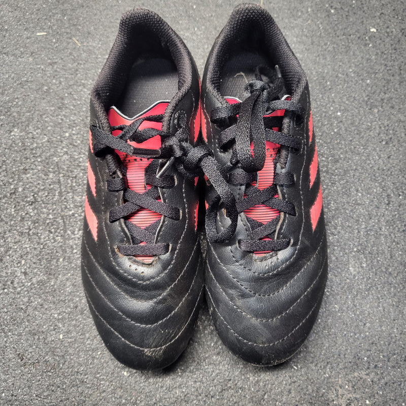 Load image into Gallery viewer, Used Adidas Pink/Black Soccer Cleats Size 1
