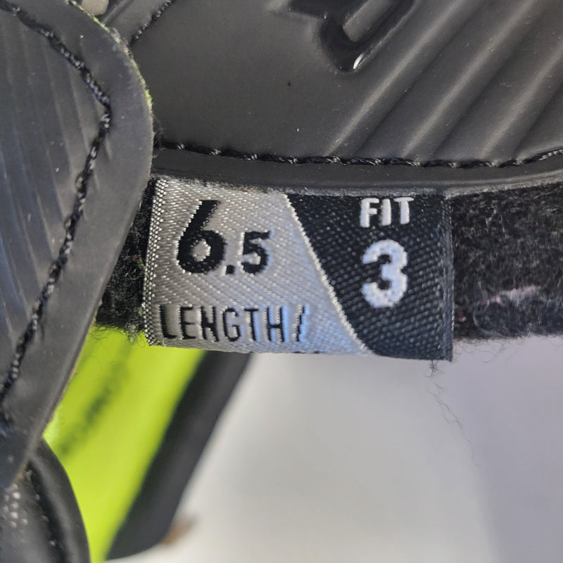 Load image into Gallery viewer, Used Bauer Elite Goalie Skates - Size: 6.5 Fit 3
