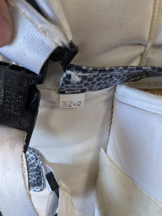 Used Simmons Ultra Light 5 32+2" Senior Hockey Goalie Pads