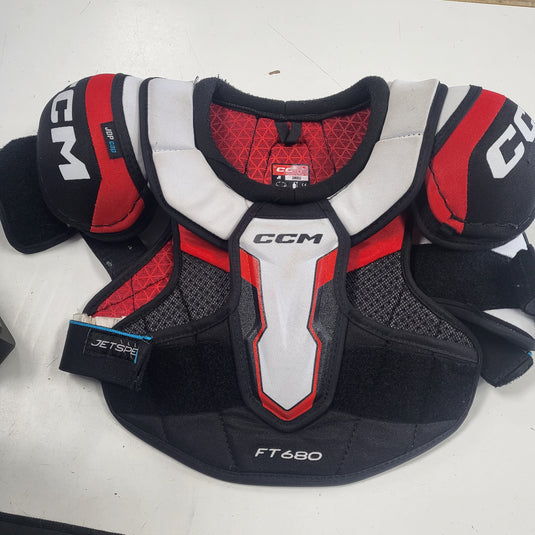 CCM ft680 chest pads jr small