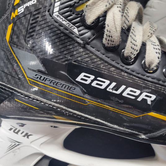 Used Bauer Supreme M5 Pro Youth Size 2 D