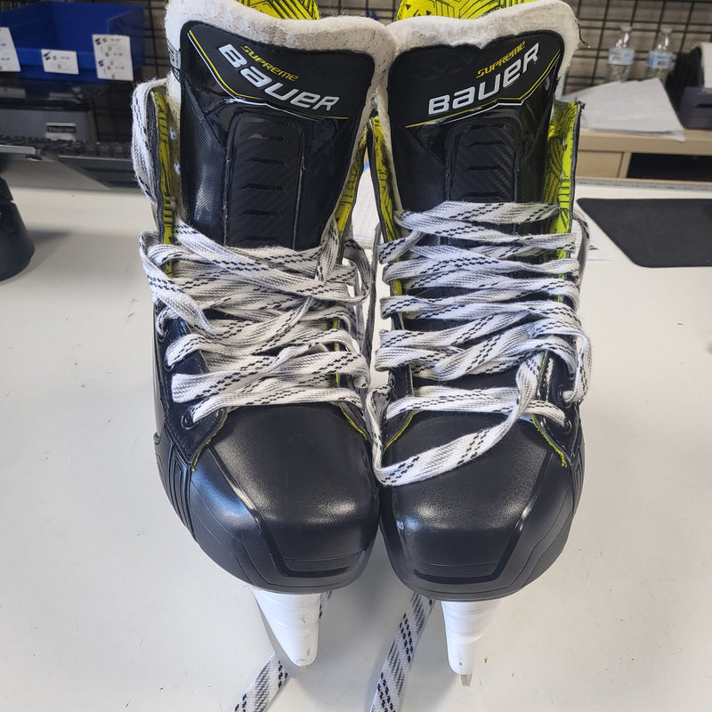 Load image into Gallery viewer, Slightly Used Bauer Supreme M30 Size (10/EE) Hockey Skates
