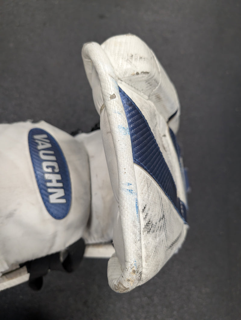 Load image into Gallery viewer, Used Vaughn Epic 8400 27&quot;+1&quot; Hockey Goalie Leg Pads
