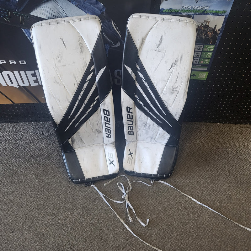 Load image into Gallery viewer, Used Bauer 3x Goalie Leg Pads Sr Medium+
