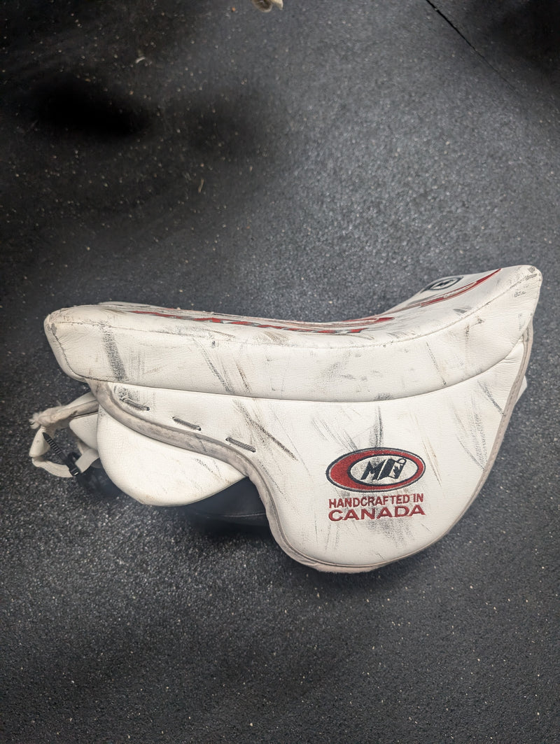 Load image into Gallery viewer, Used McKenney pro spec 870 goalie blocker REG
