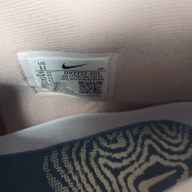 Load image into Gallery viewer, Slightly Used Nike Cosmic Unity 3 Guava Ice Colorway Size 11
