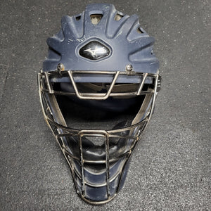 Used Mizuno Samurai MSCH200 Catcher's Helmet - Size: 7"-7 5/8"