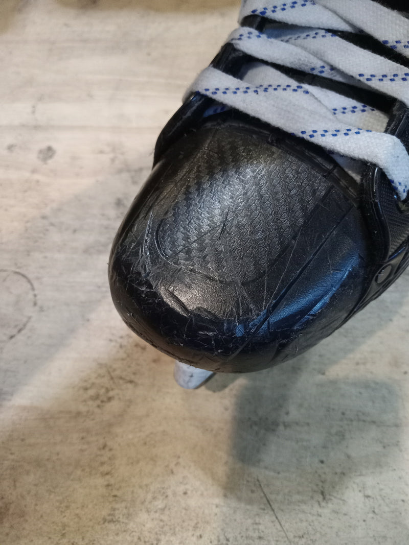 Load image into Gallery viewer, Used Bauer Supreme M5 Pro Int. 4.5 Fit 3 Hockey Skates
