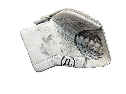 Used Warrior R/G7 Right Handed Goalie Glove Junior Size