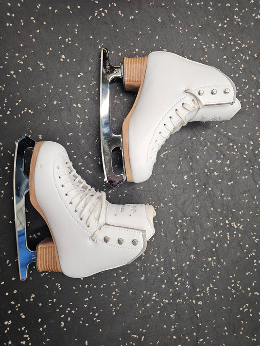 Slightly Used Jackson Ultima Evo Figure Skates, JR 2