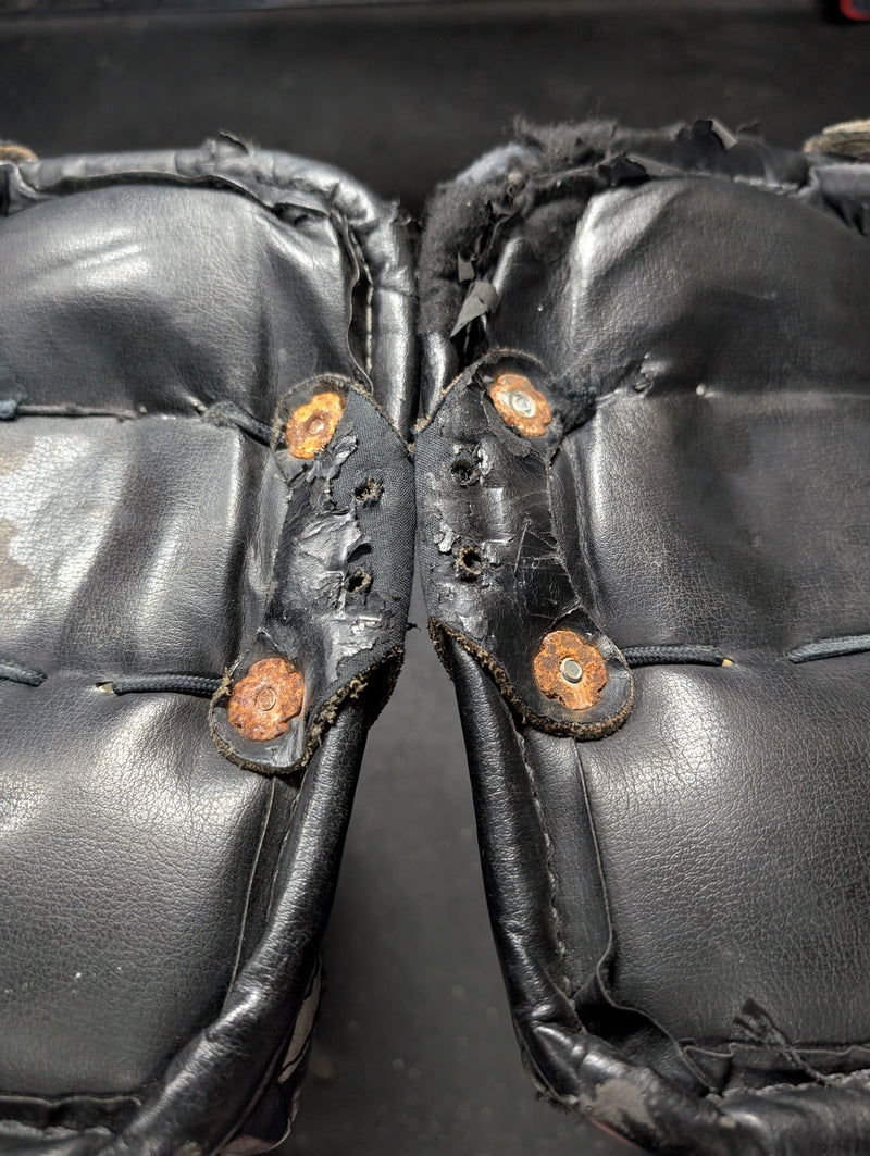 Load image into Gallery viewer, Used Nike Bauer Supreme One55SE Senior 34&quot; Goalie Leg Pads
