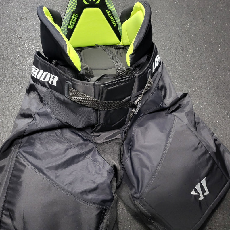 Load image into Gallery viewer, Slightly Used Warrior Alpha SR X-Large/ T-Grand Hockey Pants
