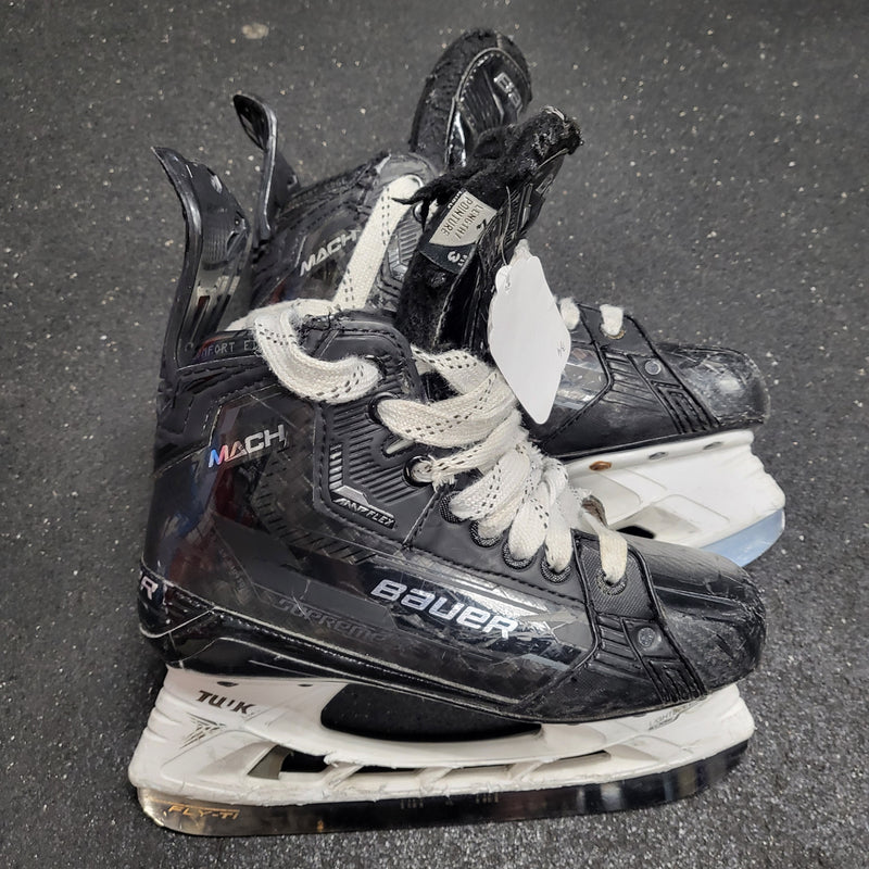 Load image into Gallery viewer, Used Bauer Supreme Mach Int. Size 4 Fit 3 Hockey Skates

