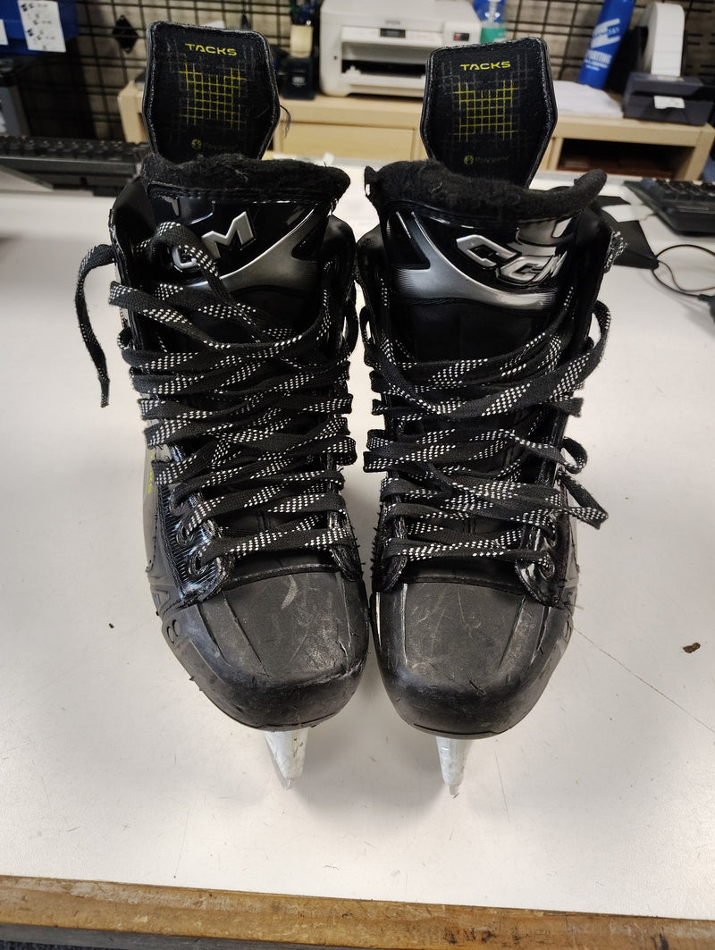 Load image into Gallery viewer, Used CCM Tacks XF80 Size 6 Hockey Skates
