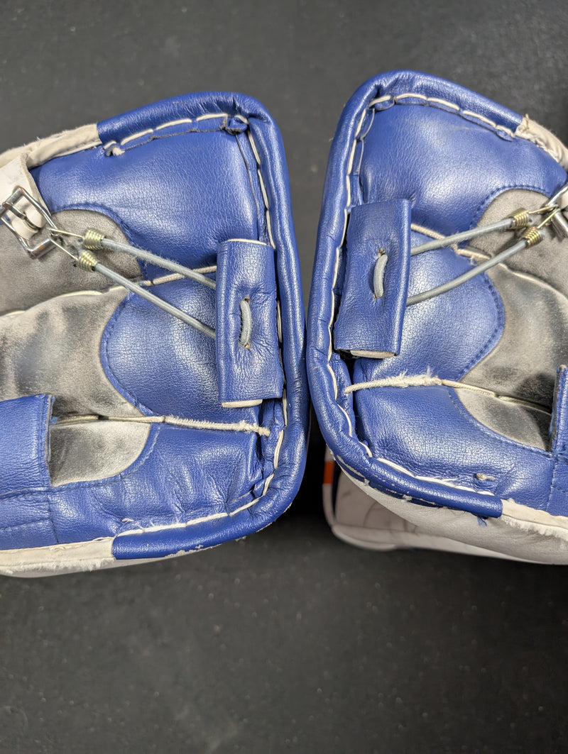 Load image into Gallery viewer, Used Vaughn Velocity V6 1000 36+2&quot; Goalie Pads
