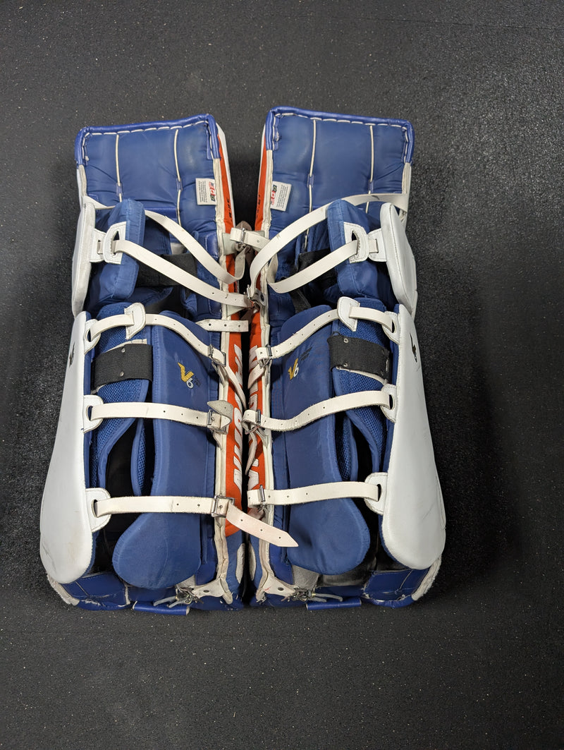 Load image into Gallery viewer, Used Vaughn Velocity V6 1000 36+2&quot; Goalie Pads
