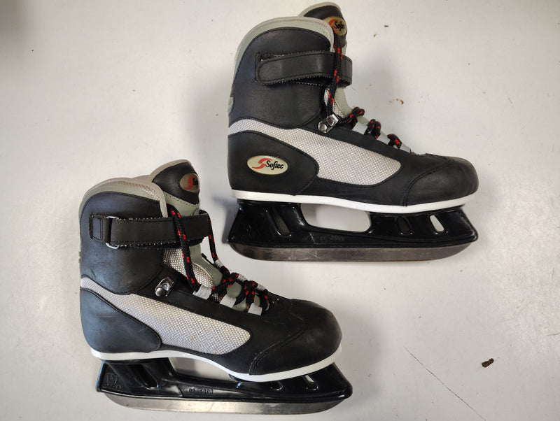 Load image into Gallery viewer, Used Jackson Ultima Softec Hockey Skates - Size: 3
