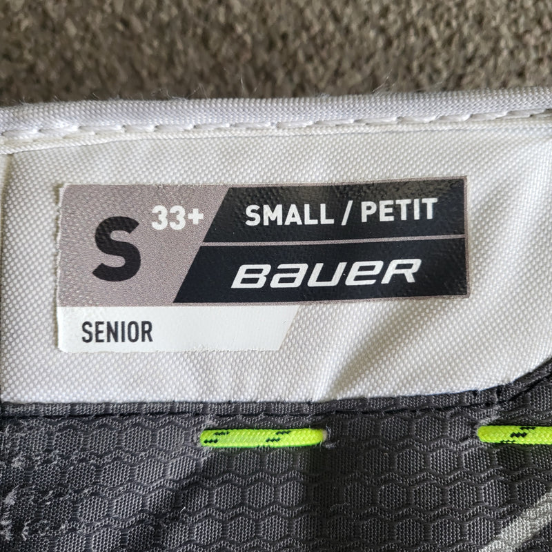 Load image into Gallery viewer, Used Bauer Vapor 3X Senior Small Hockey Goalie Pads
