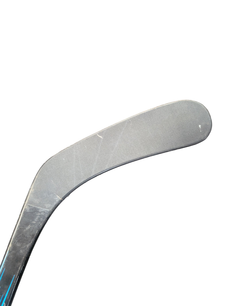 Load image into Gallery viewer, Used RH Bauer X P92 80 Flex SR Hockey Stick
