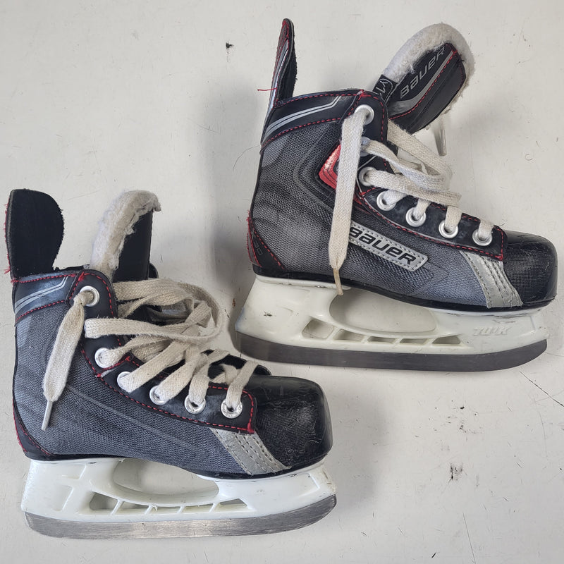 Load image into Gallery viewer, Used Bauer Vapor X30 Hockey Skates
