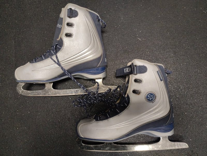 Load image into Gallery viewer, Used CCM SP 100 Figure Skates - Size: 9
