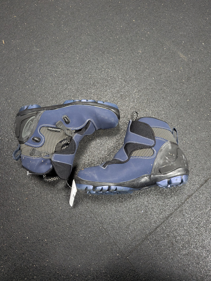 Load image into Gallery viewer, Rossignol Black/Blue Womens Size Specific 5.5 New Cross Country Boots
