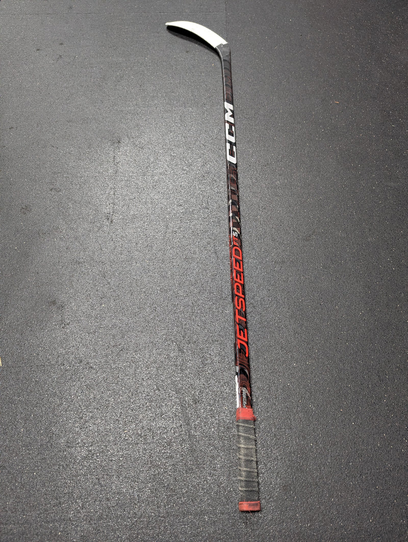Load image into Gallery viewer, Used CCM Jetspeed FT5 P28 70 Flex RH Hockey Stick
