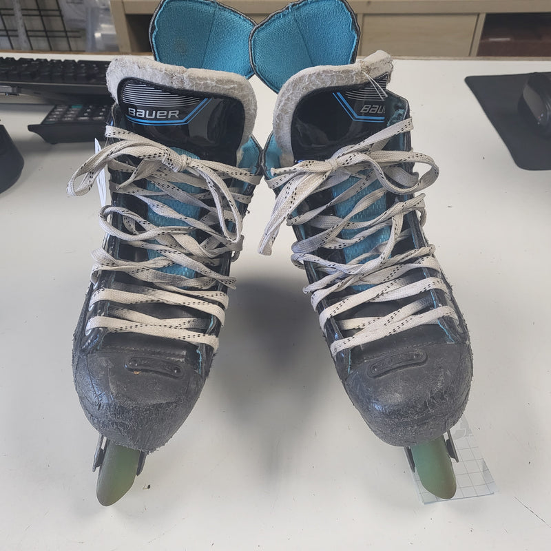 Load image into Gallery viewer, Used Bauer RSX Jr. Roller Skate
