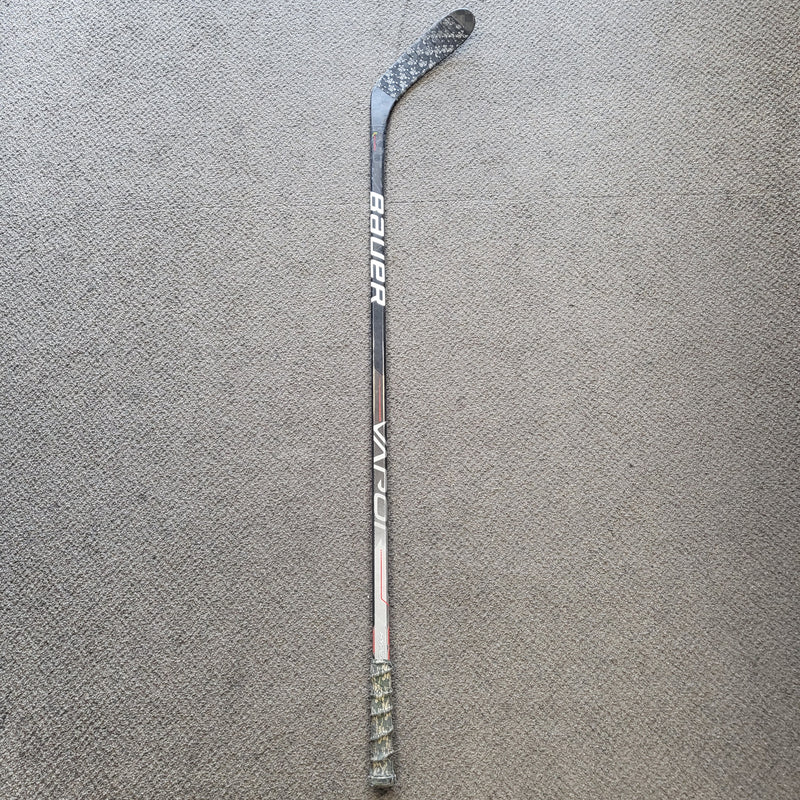 Load image into Gallery viewer, Bauer Vapor Hyperlite Hockey Stick - P28 30 Flex
