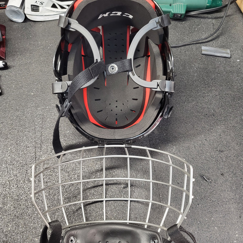 Load image into Gallery viewer, Used CCM FM50 Hockey Helmet Small
