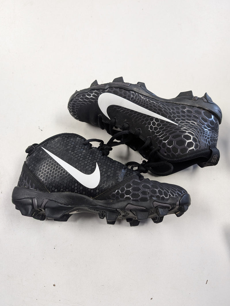Load image into Gallery viewer, Used Nike Trout 856 Soccer Cleats
