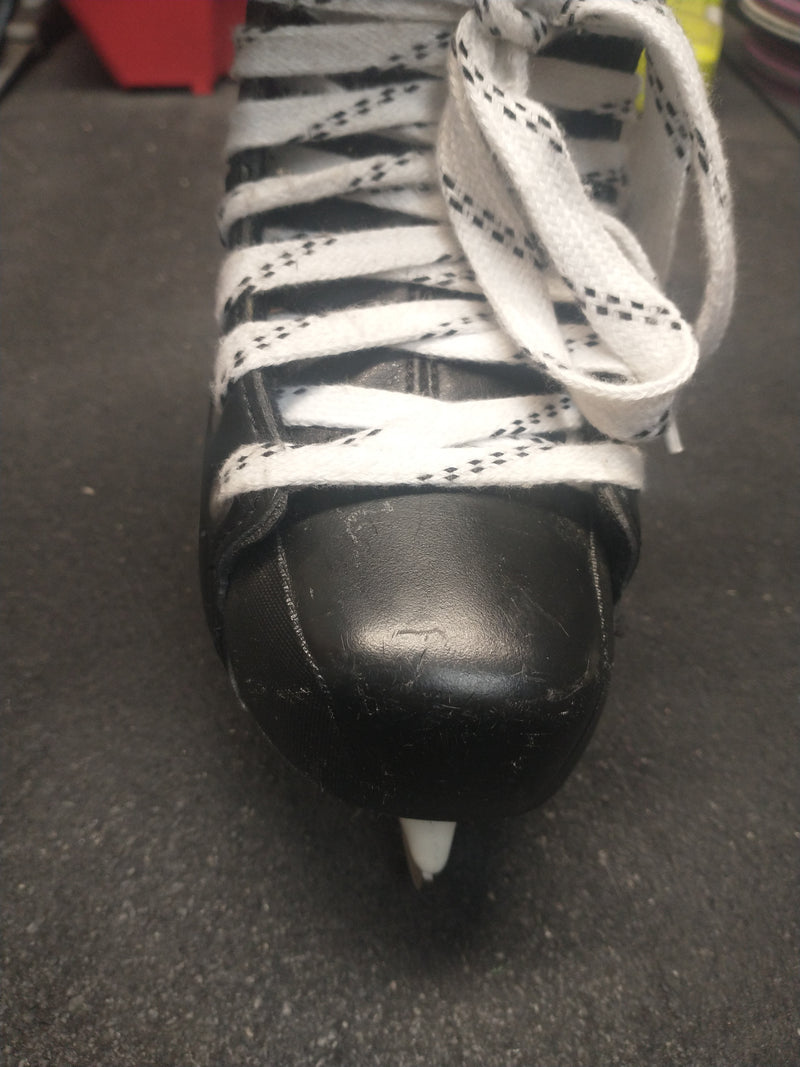 Load image into Gallery viewer, Used Bauer Supreme Hockey Skates Youth 11
