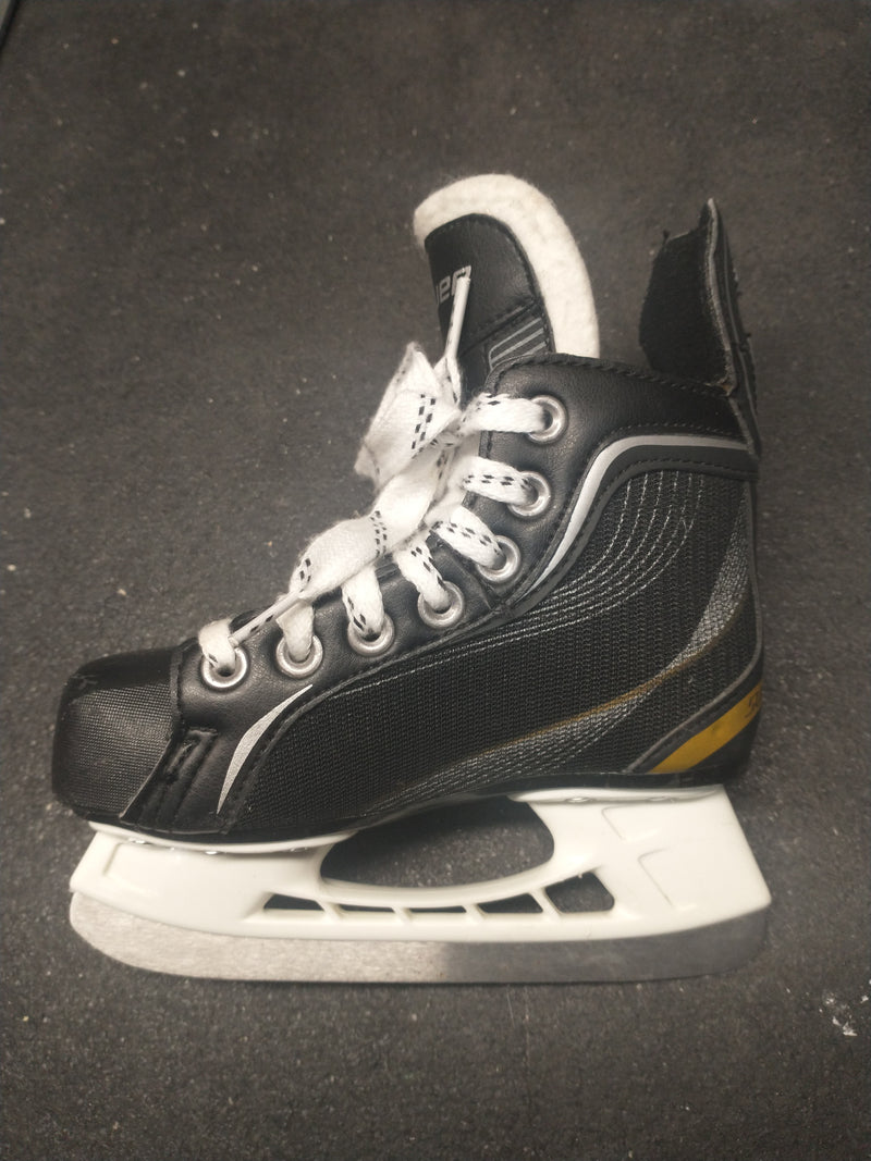 Load image into Gallery viewer, Used Bauer Supreme Hockey Skates Youth 11
