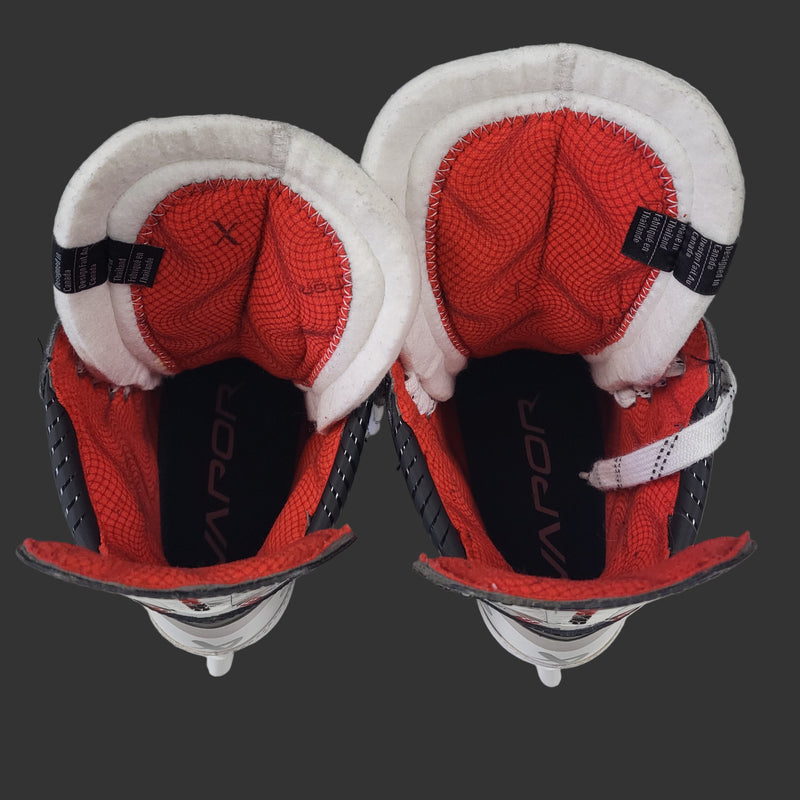 Load image into Gallery viewer, Once Used Bauer Vapor Fly30 Sr. Size 8 EE Hockey Skates
