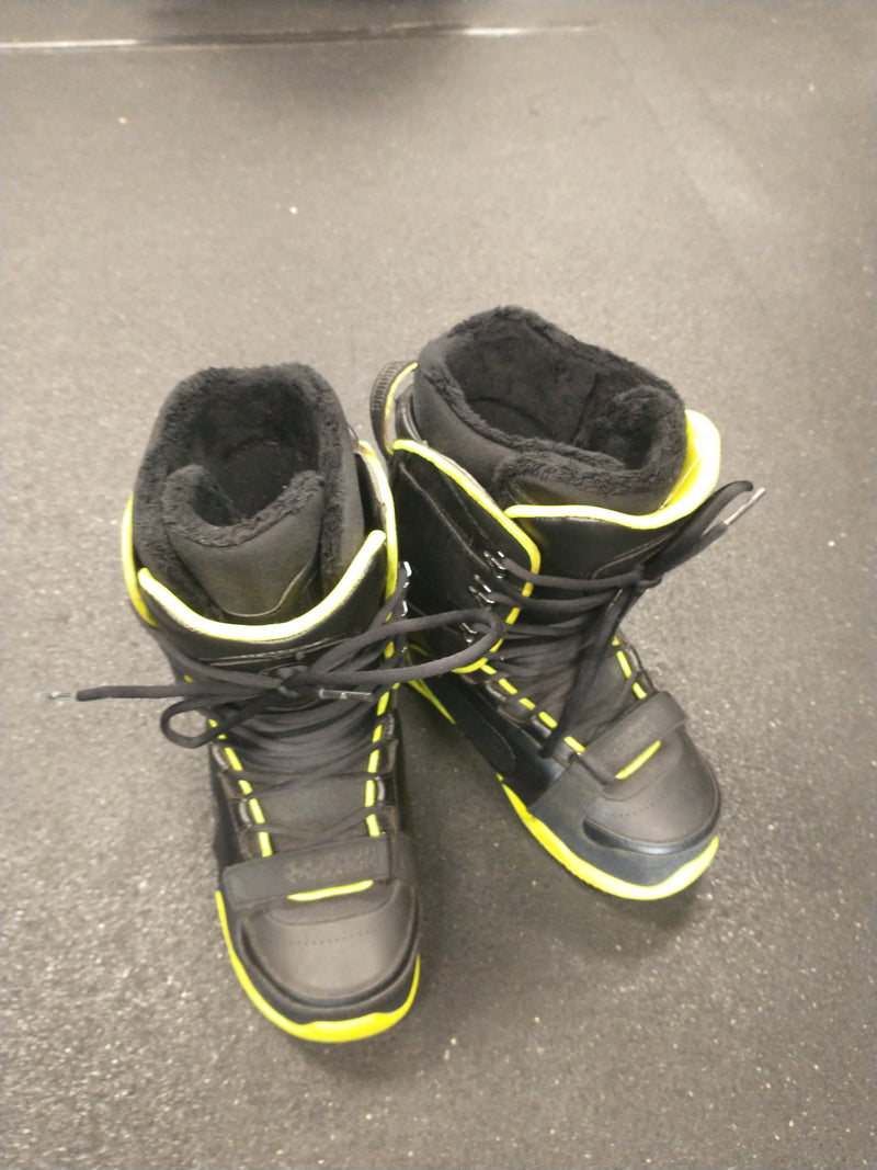 Load image into Gallery viewer, Used K2 Darko Size 9 Snowboard Boots
