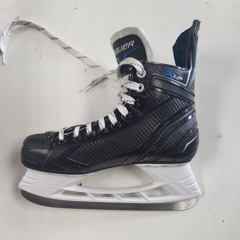 Load image into Gallery viewer, Used Bauer XLP Hockey Skates TUUK Size 5.5
