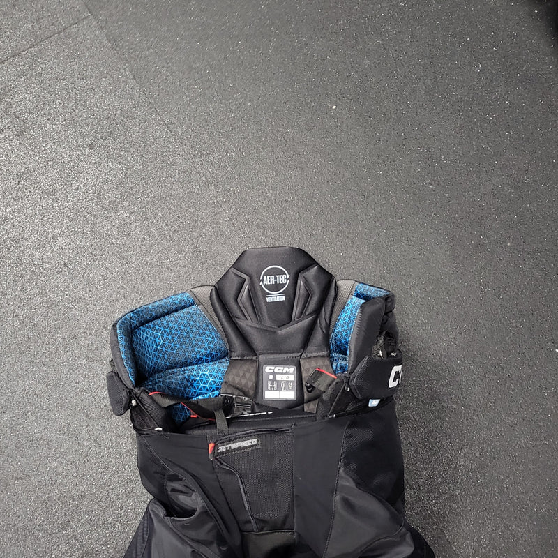 Load image into Gallery viewer, Slightly Used CCM Jetspeed Wth Air Tec Ventilation SR L/G Hockey Pants
