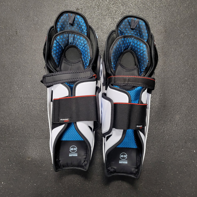Load image into Gallery viewer, Slightly Used CCM Jetspeed FT8 Shin Guards 16"
