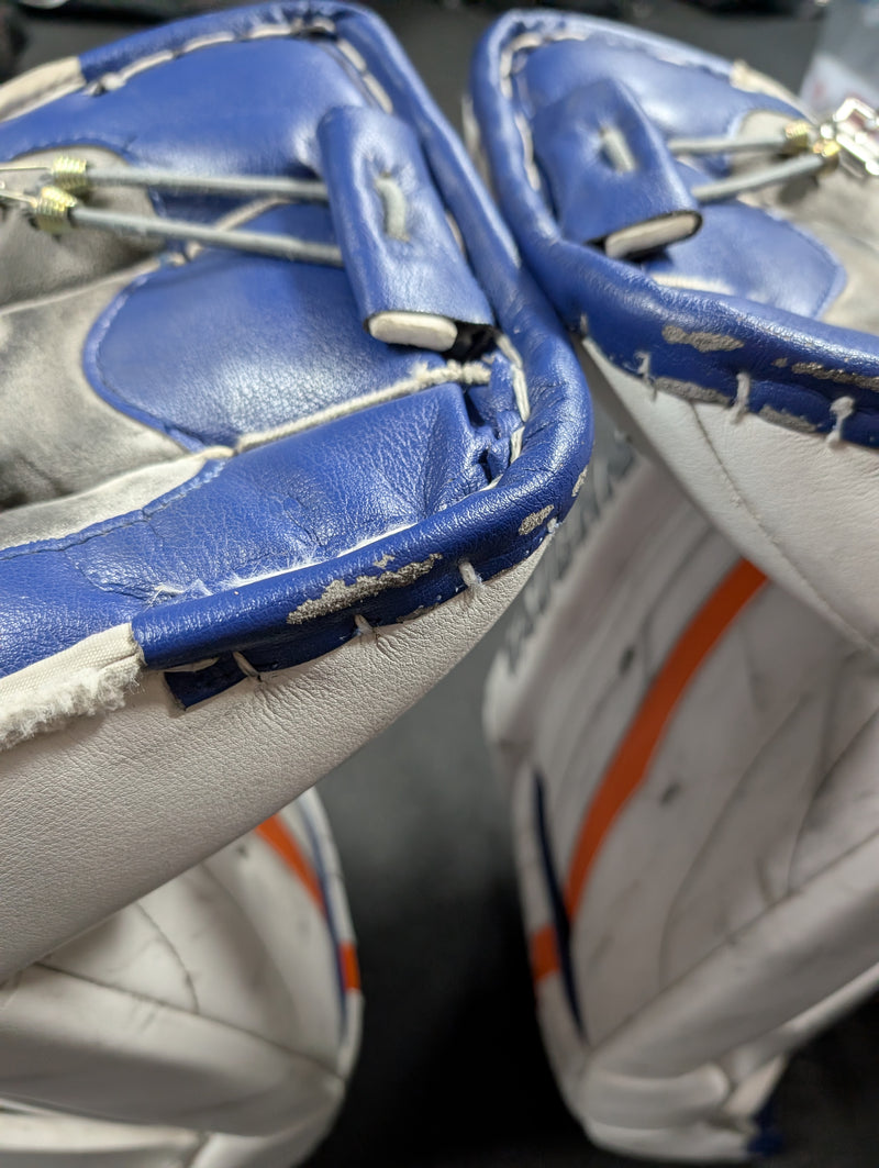 Load image into Gallery viewer, Used Vaughn Velocity V6 1000 36+2&quot; Goalie Pads
