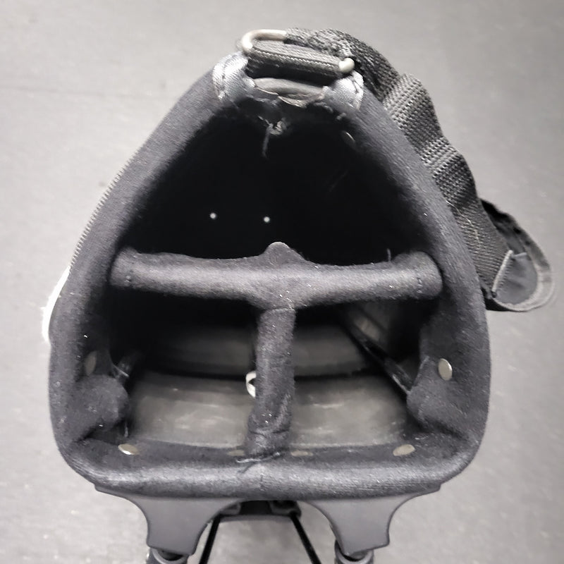 Load image into Gallery viewer, Used Dunlop LoCo J Series Junior Golf Bag
