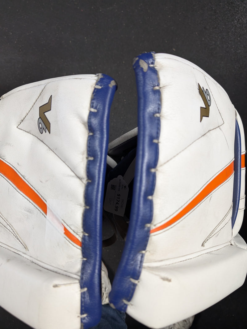 Load image into Gallery viewer, Used Vaughn Velocity V6 1000 36+2&quot; Goalie Pads
