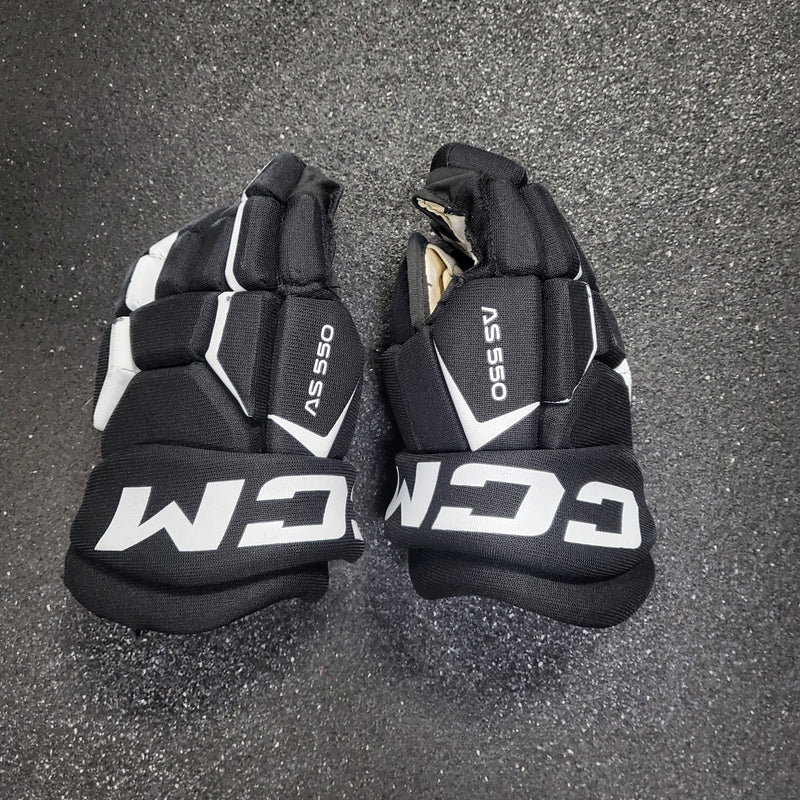 Load image into Gallery viewer, Used CCM AS-550 Hockey Gloves - Size 11"
