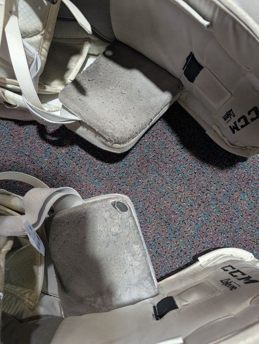 Used CCM E-Flex E3.9 29+1" Intermediate Goalie Leg Pads