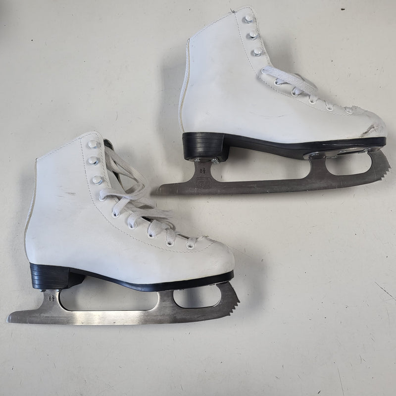 Load image into Gallery viewer, Used Winnwell Figure Skates - Size: 3
