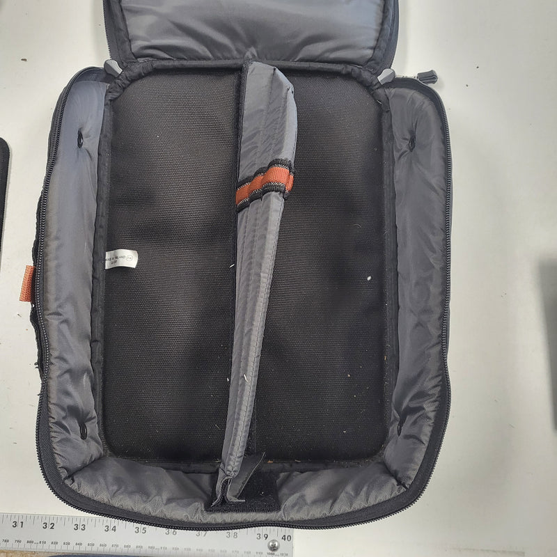 Load image into Gallery viewer, Used Callaway Golf Deluxe Travel Shoe Bag Zippered Handled Extra Pockets
