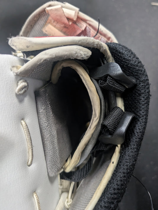 Used Vaughn Velocity Goalie Glove