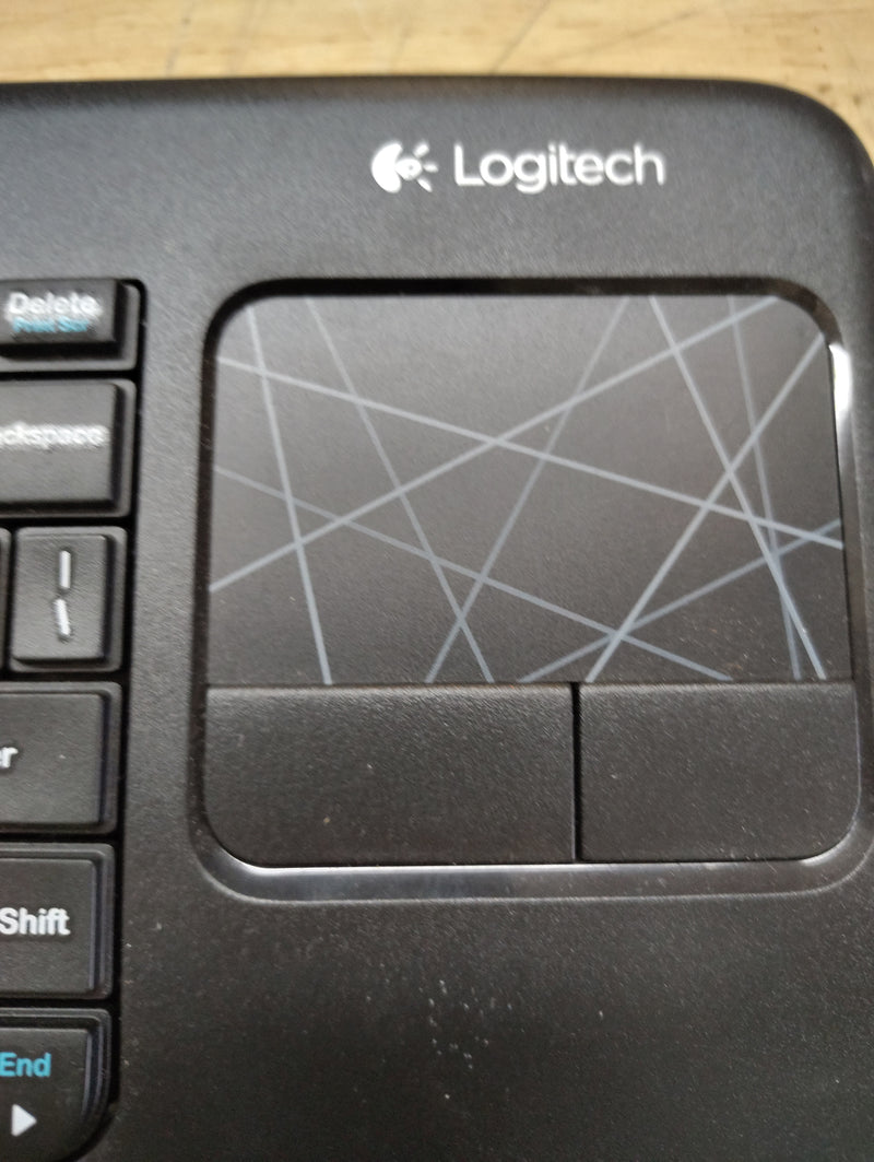 Load image into Gallery viewer, Logitech k400r keyboard
