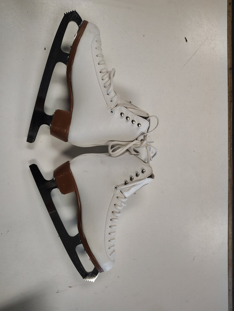 Load image into Gallery viewer, Slightly Used Riedell Motion Figure Skates Size 4
